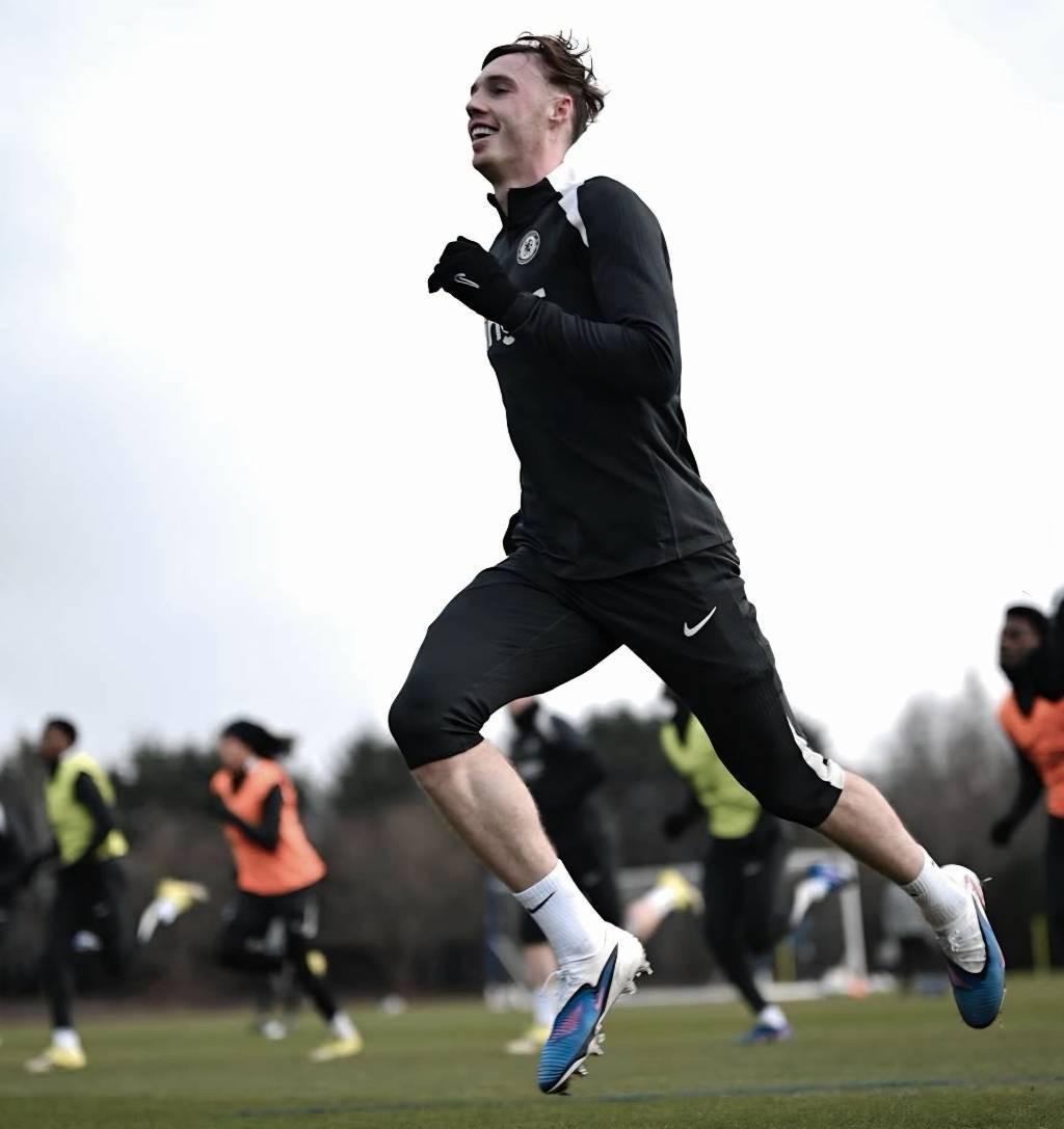 竞技宝电竞社区-利好，因伤缺战水晶宫的帕尔默今日恢复训练